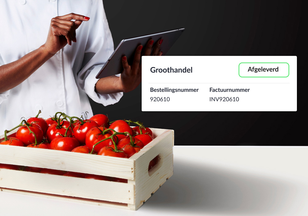 Krat tomaten, bediende met iPad en voorraad overzicht op interface.