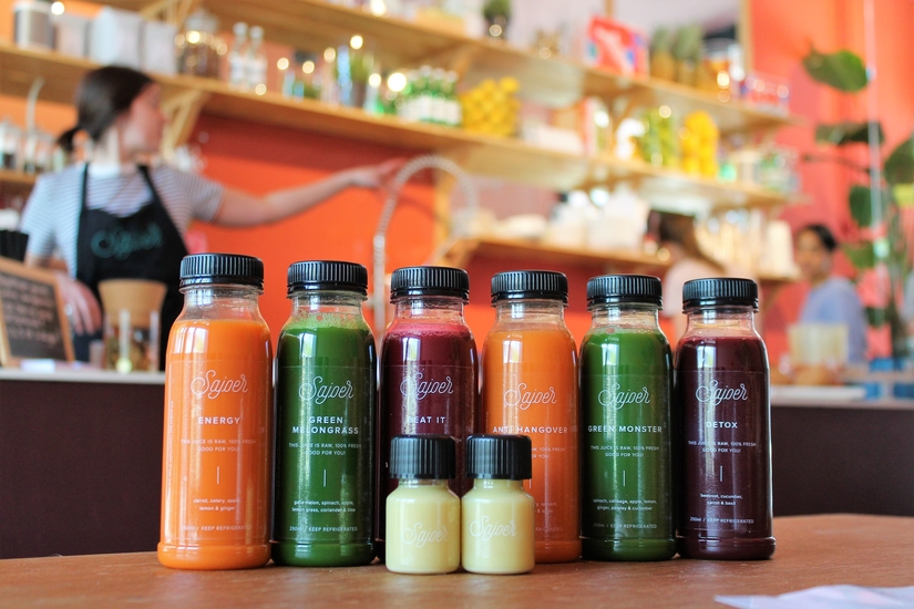 Sajoer: Slowjuice Bar en Café