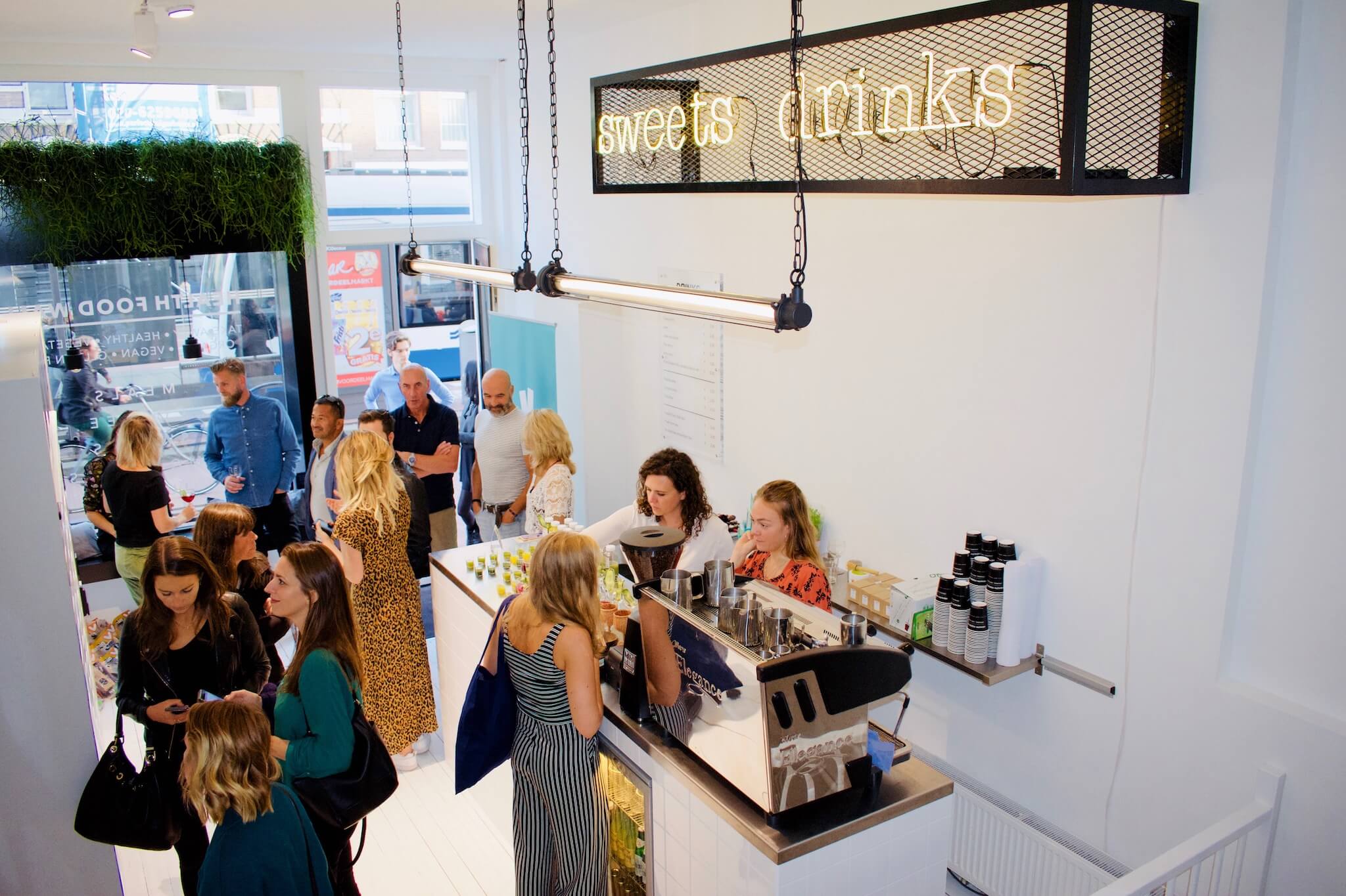 Health Food Wall: ‘s werelds eerste gezonde trekmuur draait op Lightspeed!